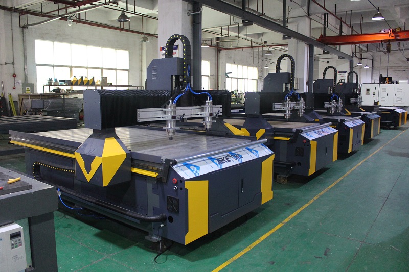 防雾PC镜片切割机定制 mgm1888美高梅数控助力医护行业提高产能